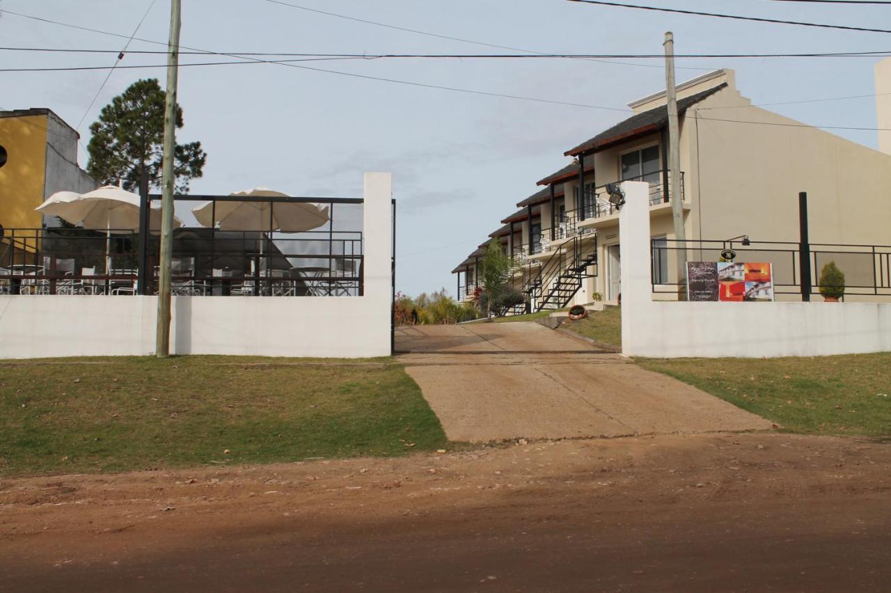 Brisas Del Lago Apartamentos Colón Buitenkant foto