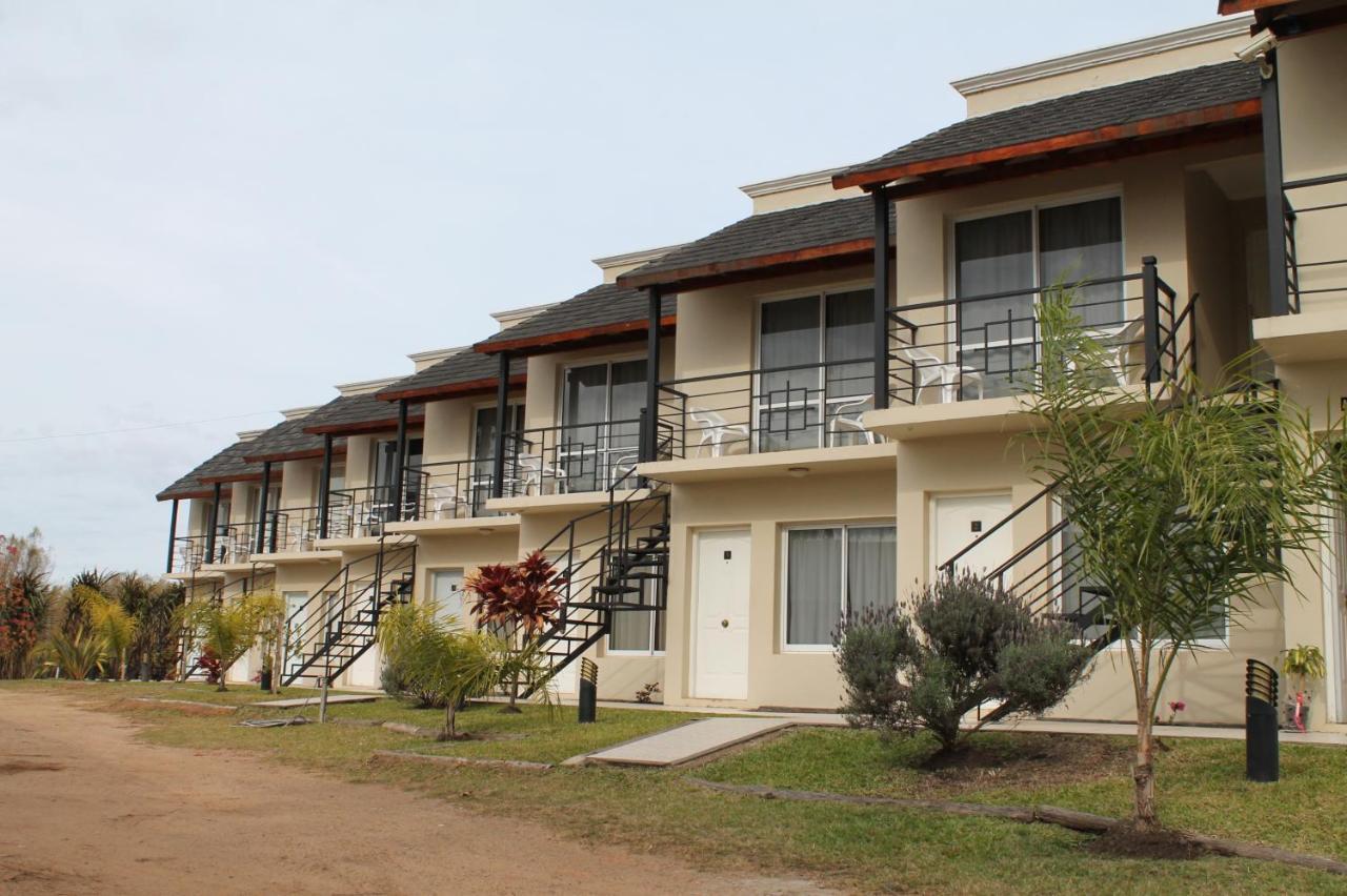 Brisas Del Lago Apartamentos Colón Buitenkant foto